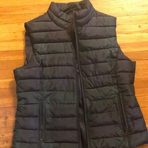 Colebrook navy and green vest